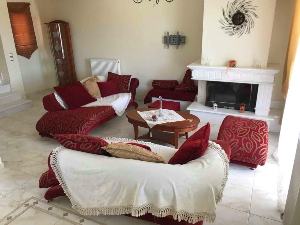 Amazing House In Kiato Near The Beach מראה חיצוני תמונה